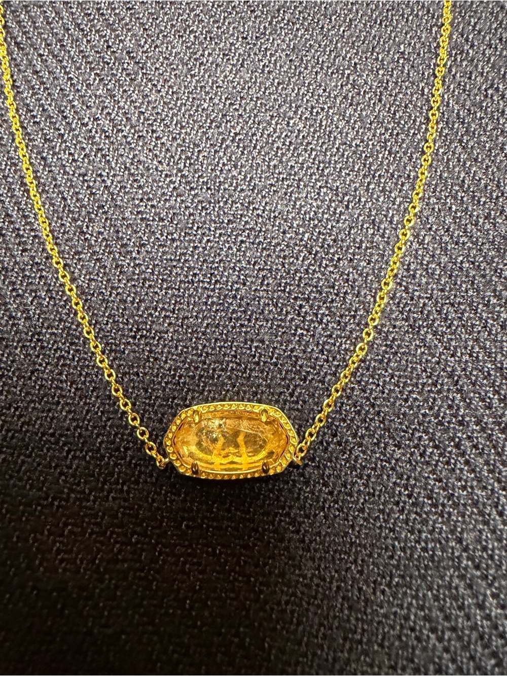 Kendra Scott Gold Oval Medallion Pendant Necklace - Picture 2 of 4